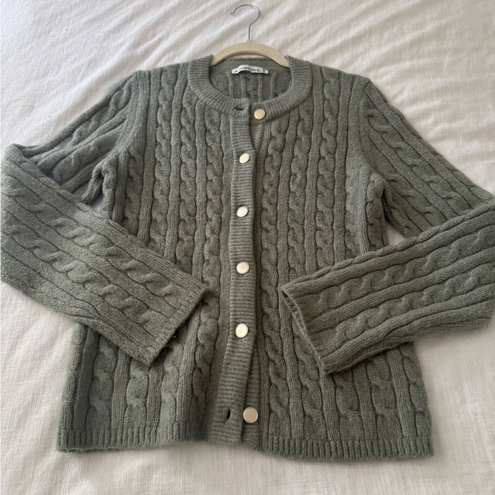 Abercrombie & Fitch Olive Cable Knit Cardigan